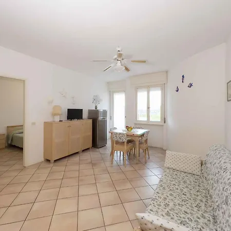 Apartament In 21783 *