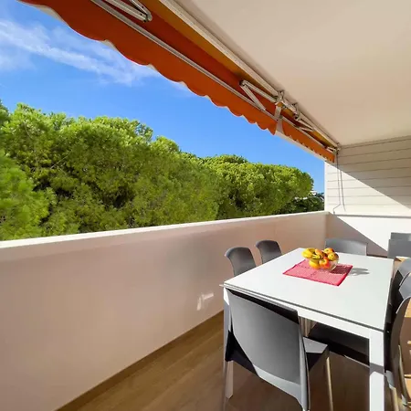 Apartment In 21783