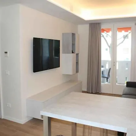 In 21783 Apartment *